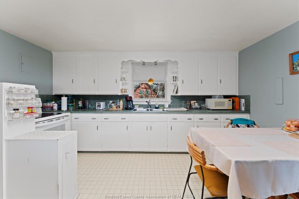 121 Division Street South, Kingsville, ON