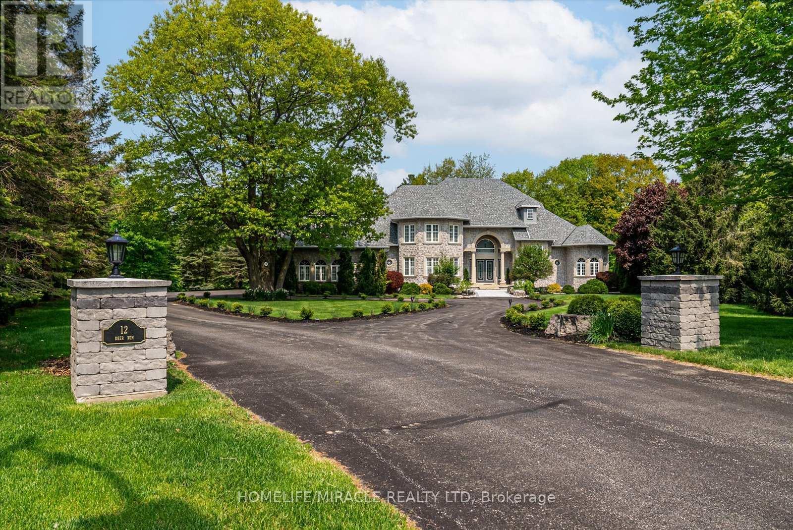 12 Deer Run, Uxbridge, ON - Outdoor