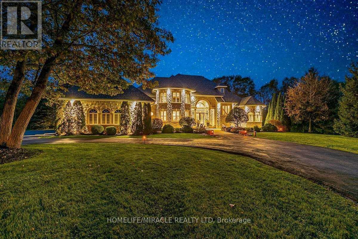 12 Deer Run, Uxbridge, ON - Outdoor