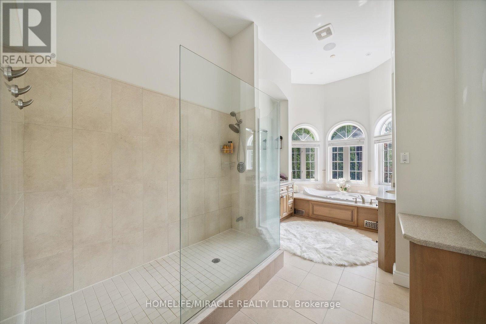 12 Deer Run, Uxbridge, ON - Indoor Photo Showing Bathroom