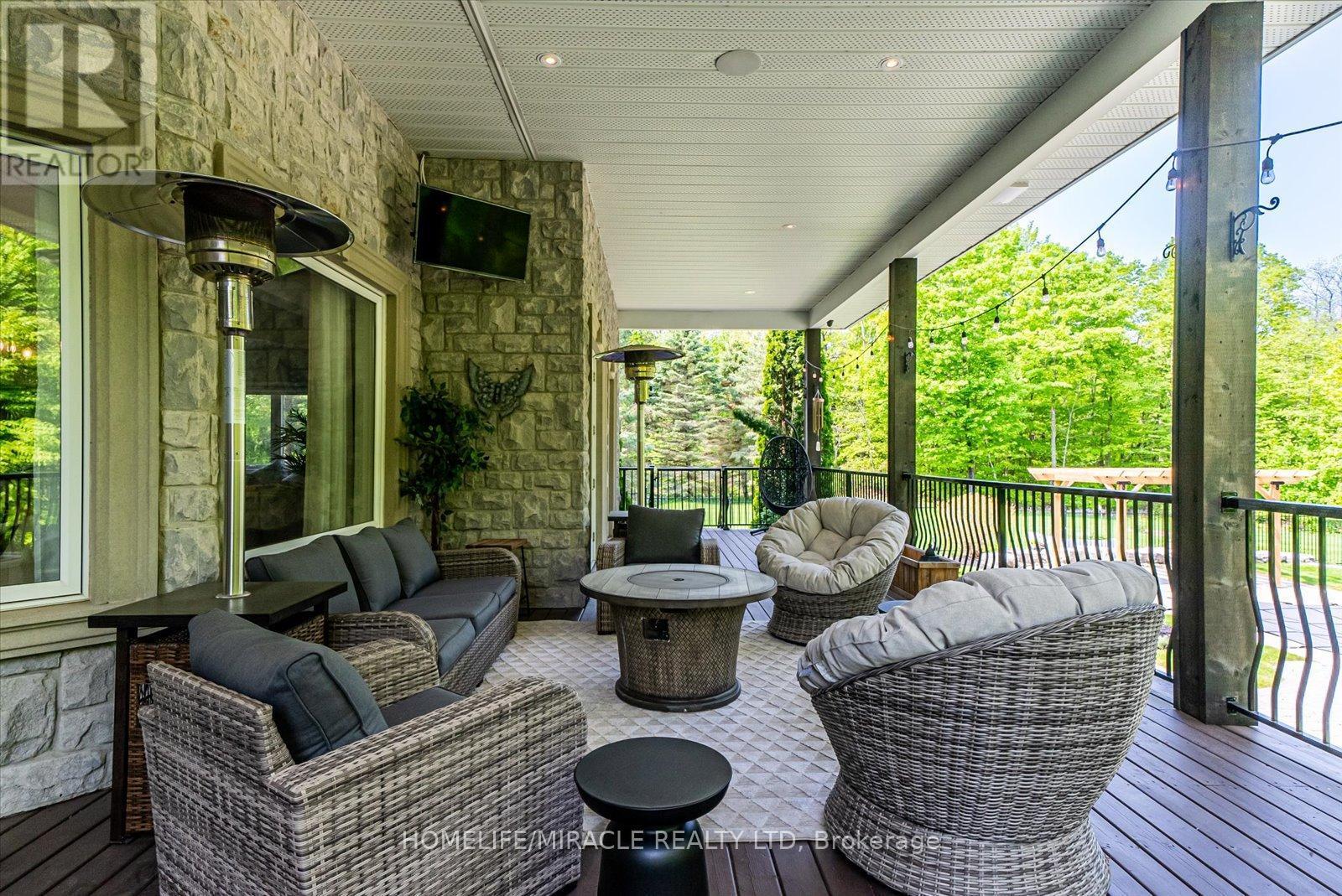 12 Deer Run, Uxbridge, ON - Outdoor With Deck Patio Veranda With Exterior