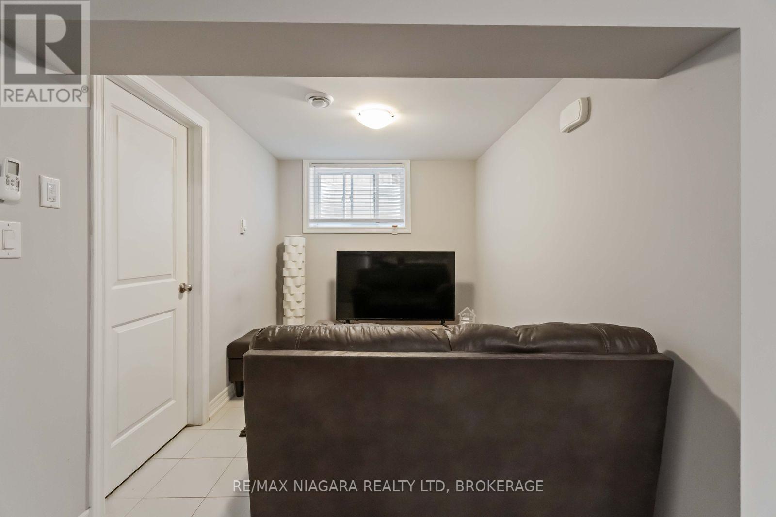 81 Grove Street, Welland (Welland Downtown), ON - Indoor Photo Showing Other Room