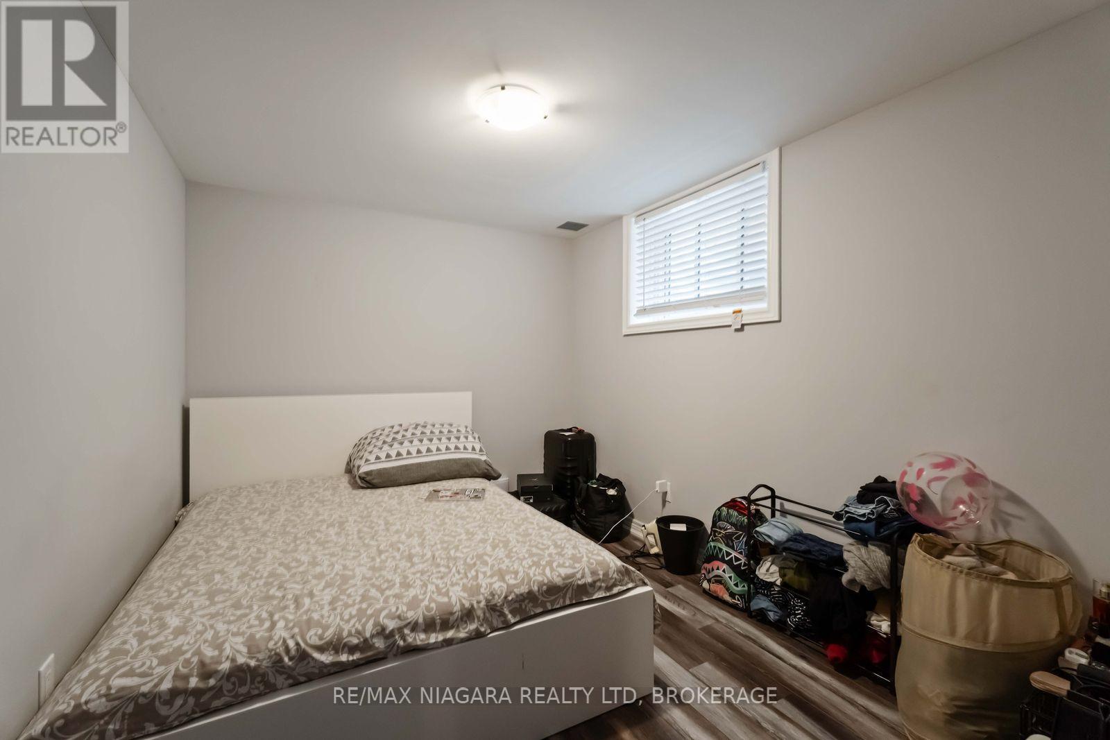 81 Grove Street, Welland (Welland Downtown), ON - Indoor Photo Showing Bedroom