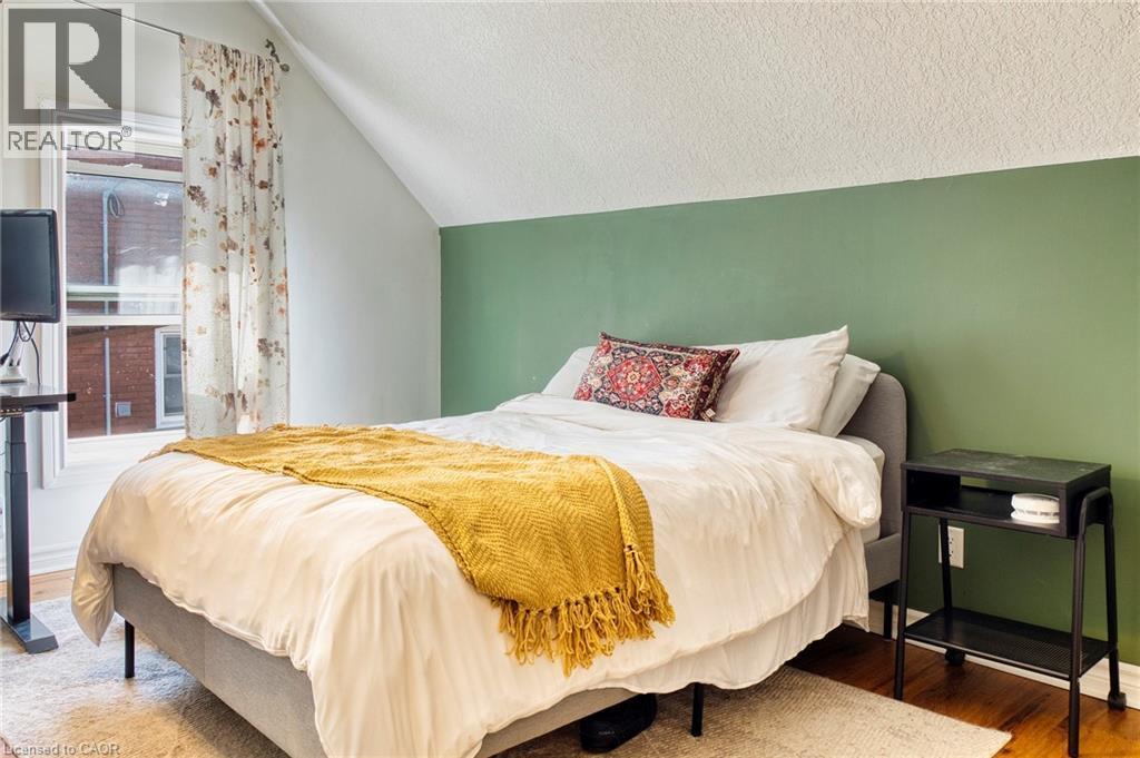 29 Andrew Street, Kitchener, ON - Indoor Photo Showing Bedroom