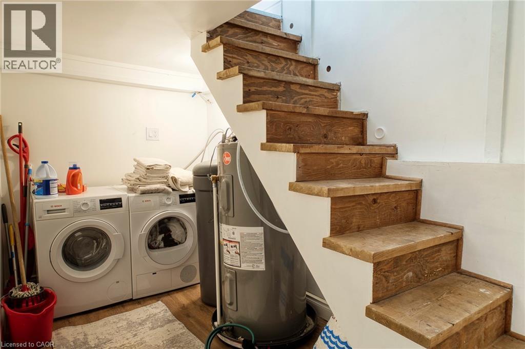 29 Andrew Street, Kitchener, ON - Indoor Photo Showing Laundry Room