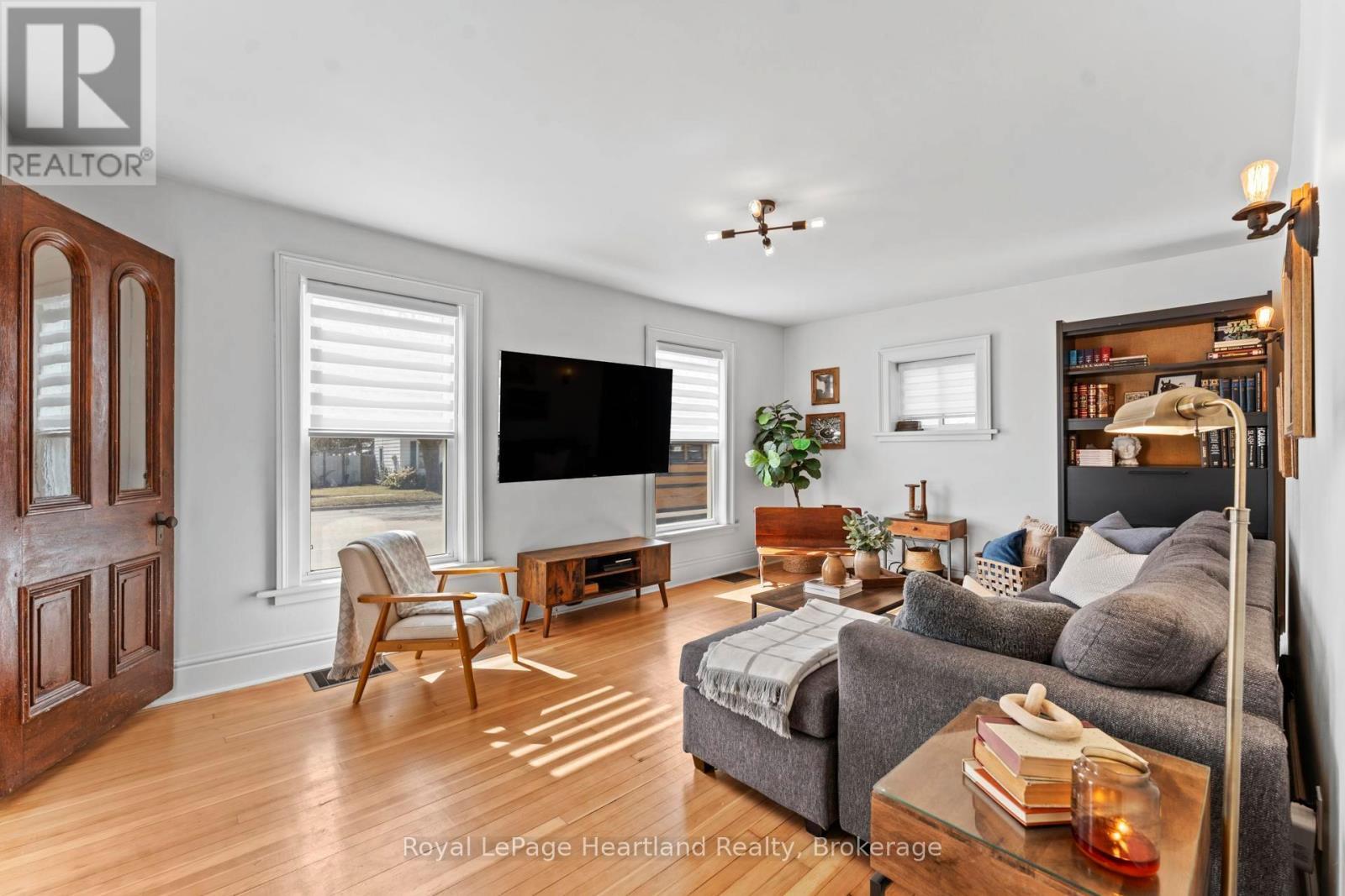 171 Huron Road, Goderich (Goderich (Town)), ON - Indoor Photo Showing Living Room