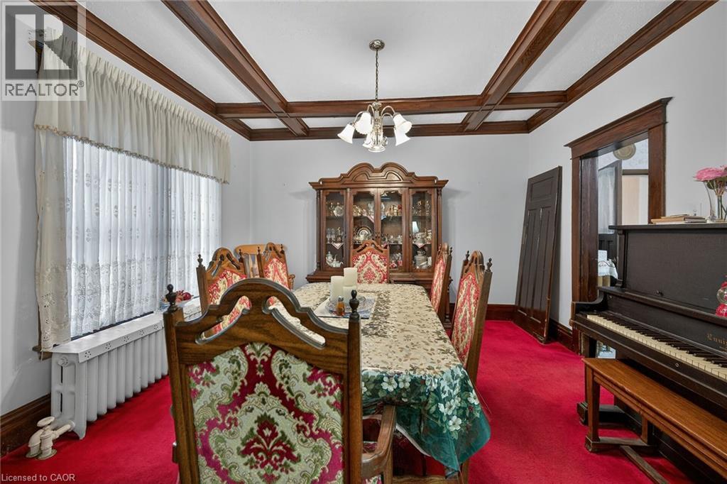 96 Barnesdale Boulevard, Hamilton, ON - Indoor Photo Showing Dining Room
