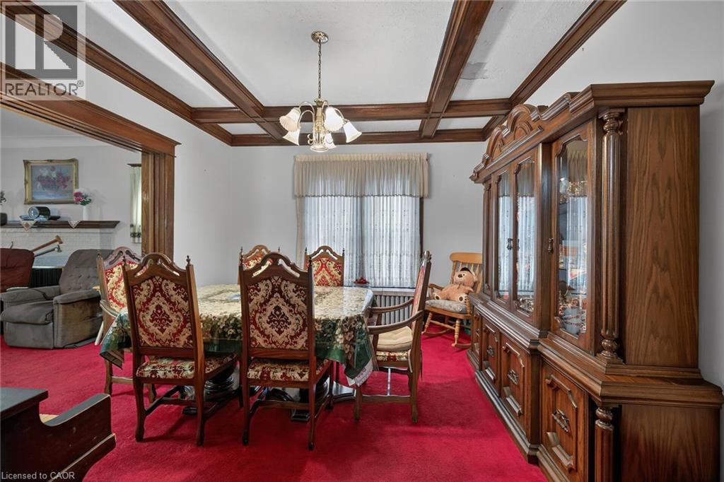 96 Barnesdale Boulevard, Hamilton, ON - Indoor Photo Showing Dining Room