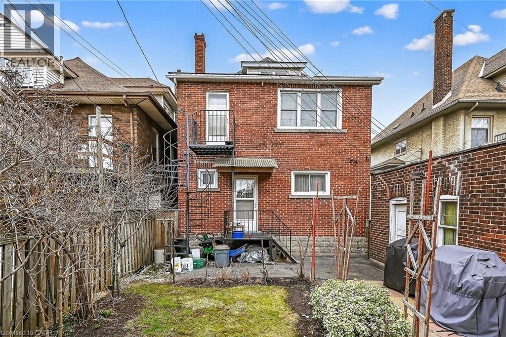 96 Barnesdale Boulevard, Hamilton, ON - Outdoor With Exterior