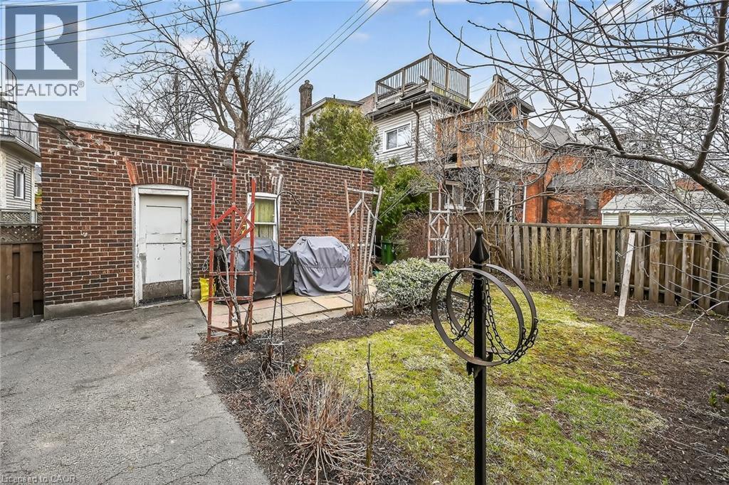 96 Barnesdale Boulevard, Hamilton, ON - Outdoor