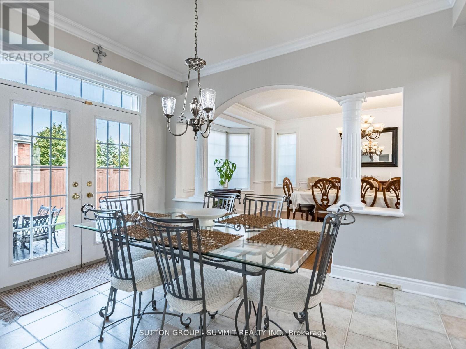 7123 Gillespie Lane, Mississauga, ON - Indoor Photo Showing Dining Room