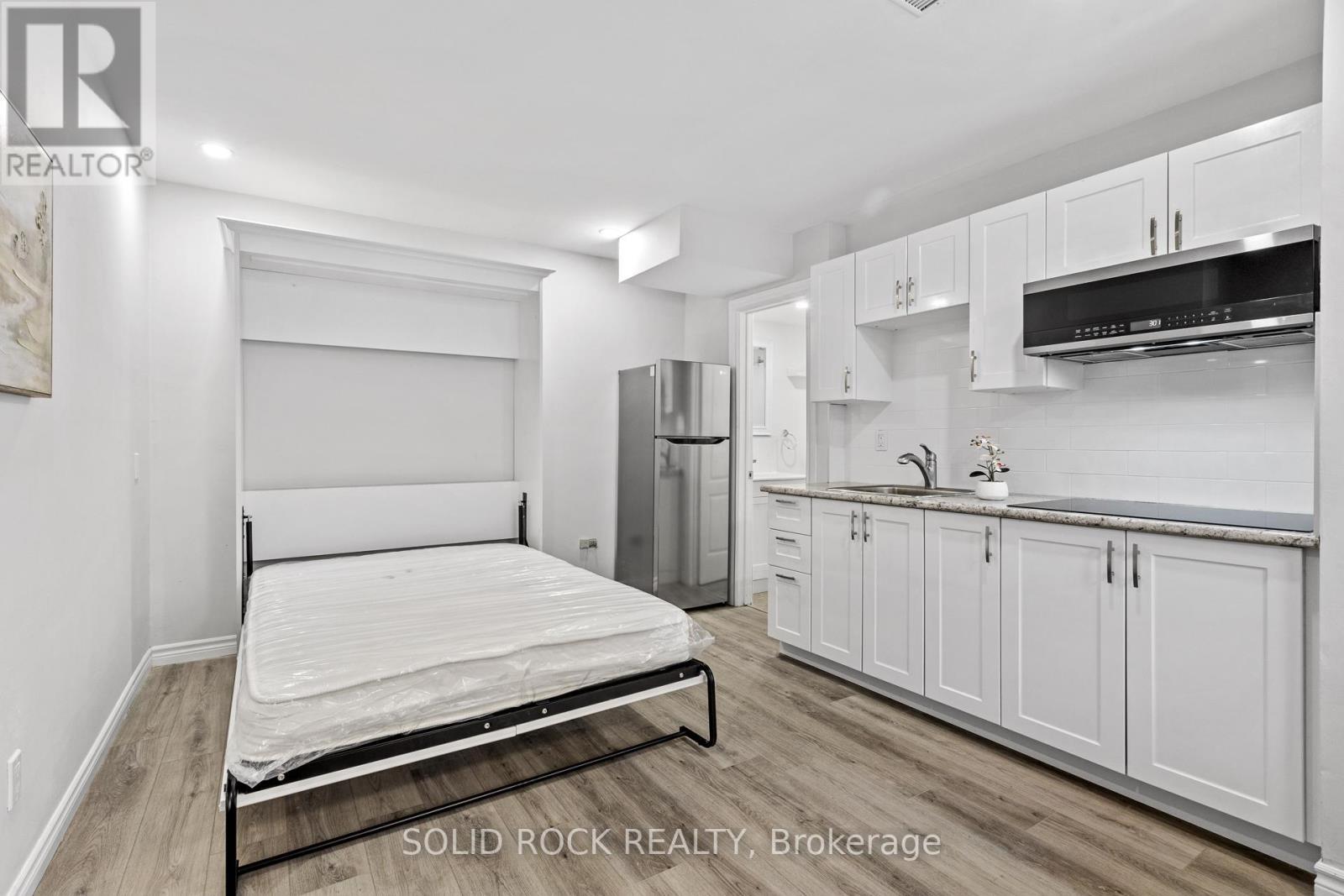 228 Lebreton Street N, Ottawa, ON - Indoor Photo Showing Kitchen