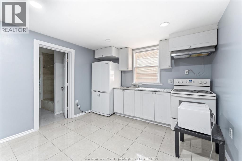 691 Windermere Road, Windsor, ON - Indoor Photo Showing Kitchen
