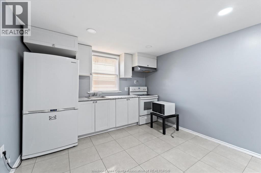 691 Windermere Road, Windsor, ON - Indoor Photo Showing Kitchen