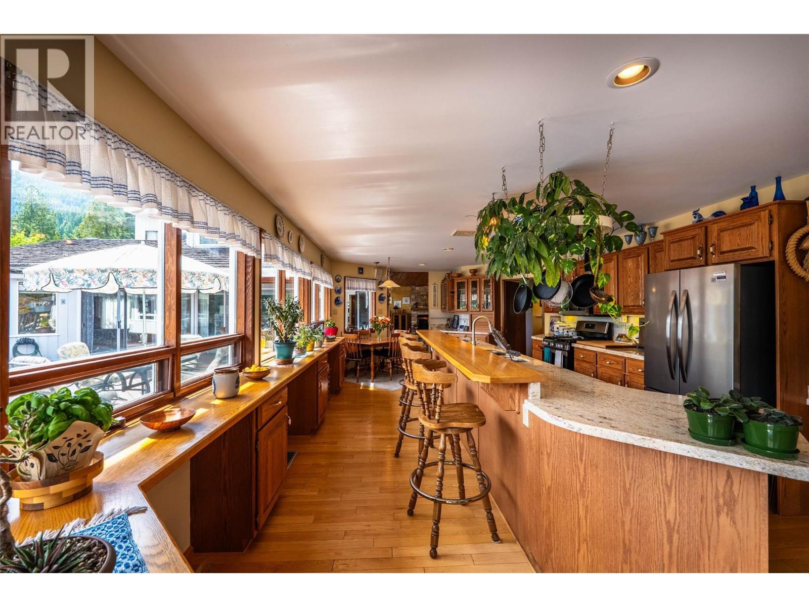 1896 3A Highway, Nelson, BC - Indoor Photo Showing Kitchen