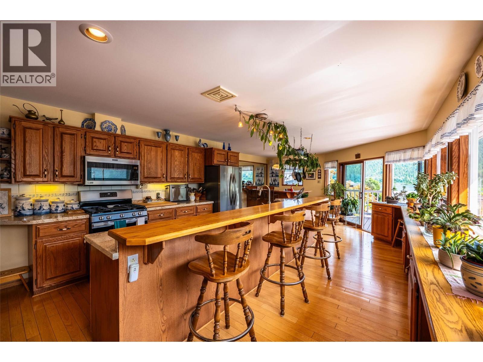 1896 3A Highway, Nelson, BC - Indoor Photo Showing Kitchen