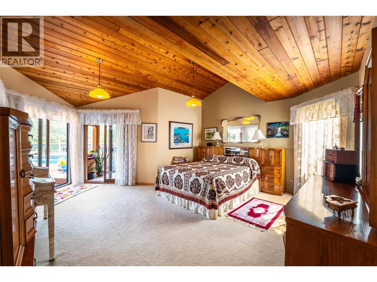 1896 3A Highway, Nelson, BC - Indoor