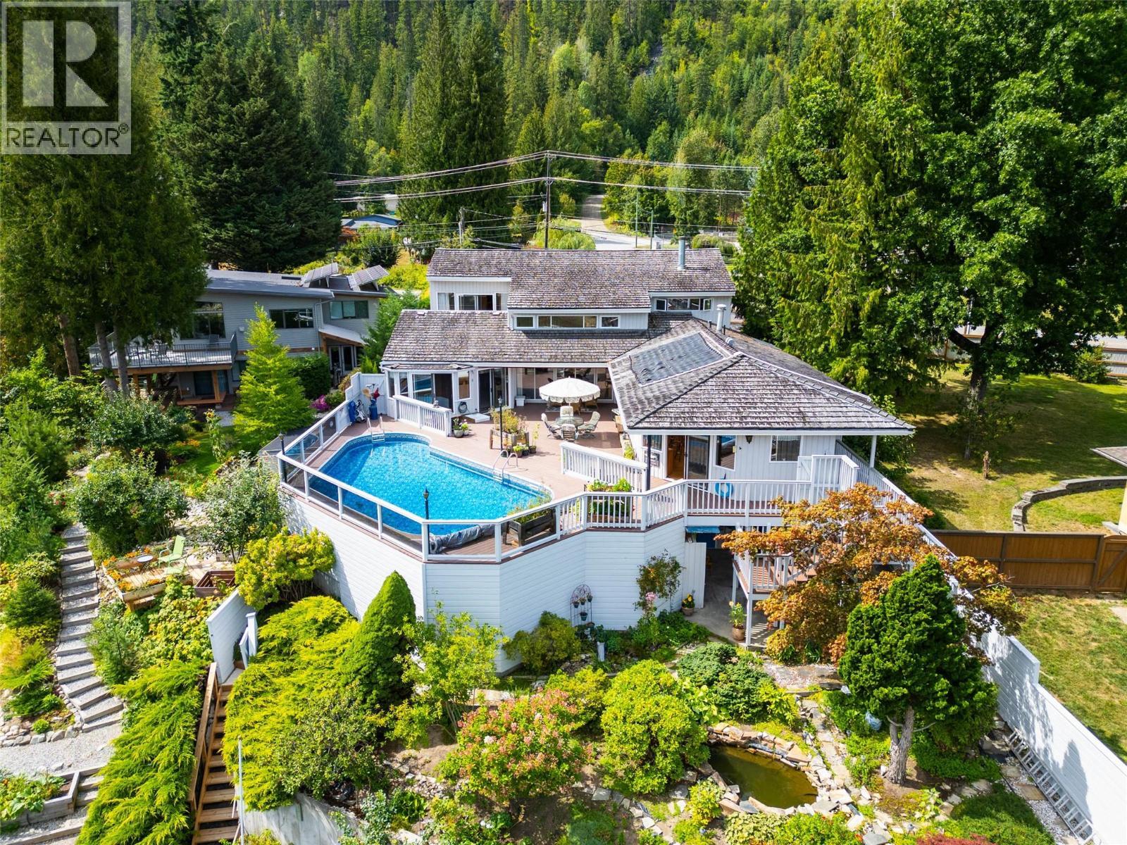 1896 3A Highway, Nelson, BC - Outdoor