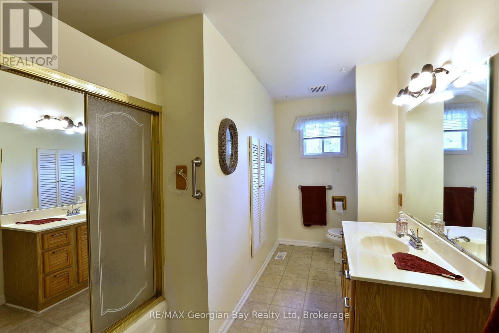 1 Lindale Avenue, Tiny, ON - Indoor Photo Showing Bathroom