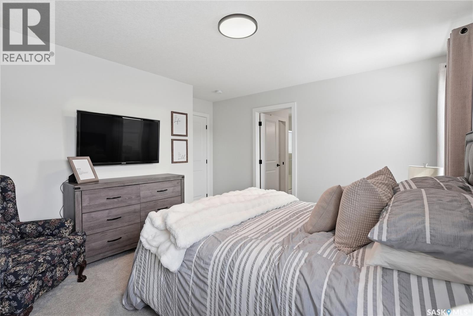 606 Delainey Road, Saskatoon, SK - Indoor Photo Showing Bedroom