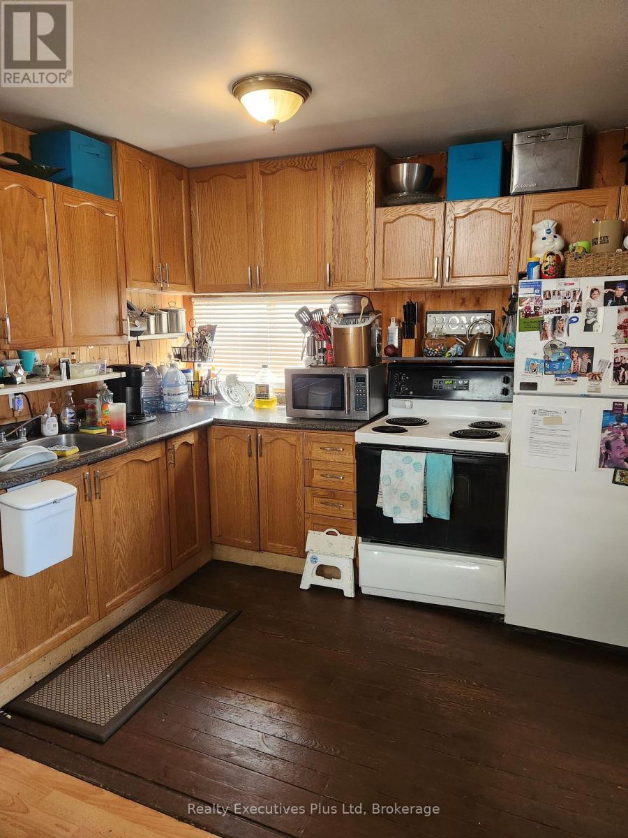 Kitchen - 48 Tiny Beaches Road N, Tiny, ON - Indoor Photo Showing Kitchen