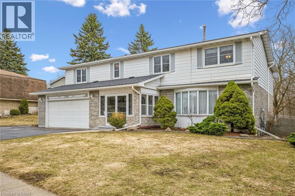124 Autumn Hill Crescent, Kitchener, ON - Outdoor With Facade