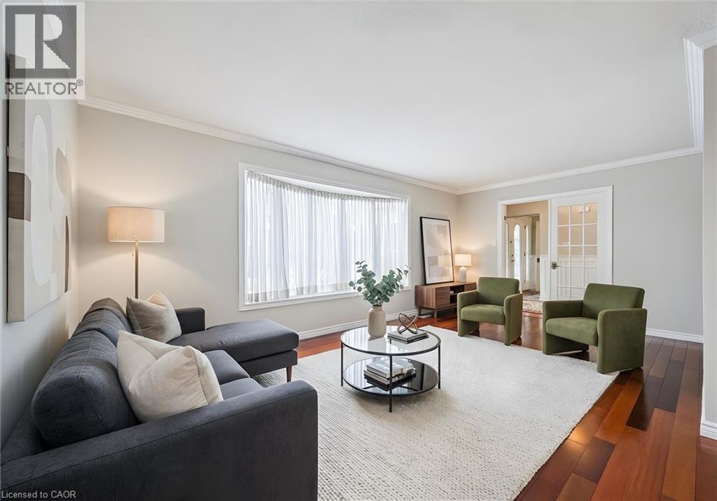 124 Autumn Hill Crescent, Kitchener, ON - Indoor Photo Showing Living Room