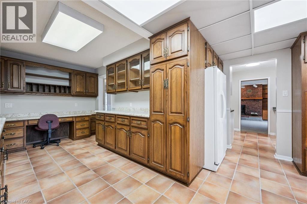 124 Autumn Hill Crescent, Kitchener, ON - Indoor Photo Showing Kitchen