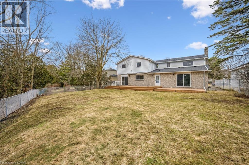 124 Autumn Hill Crescent, Kitchener, ON - Outdoor