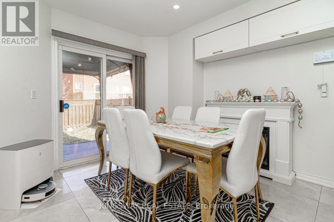 891 Stonebridge Avenue, Mississauga, ON - Indoor Photo Showing Dining Room