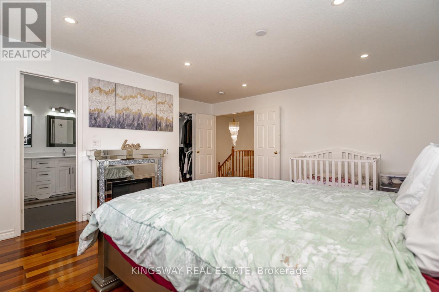 891 Stonebridge Avenue, Mississauga, ON - Indoor Photo Showing Bedroom