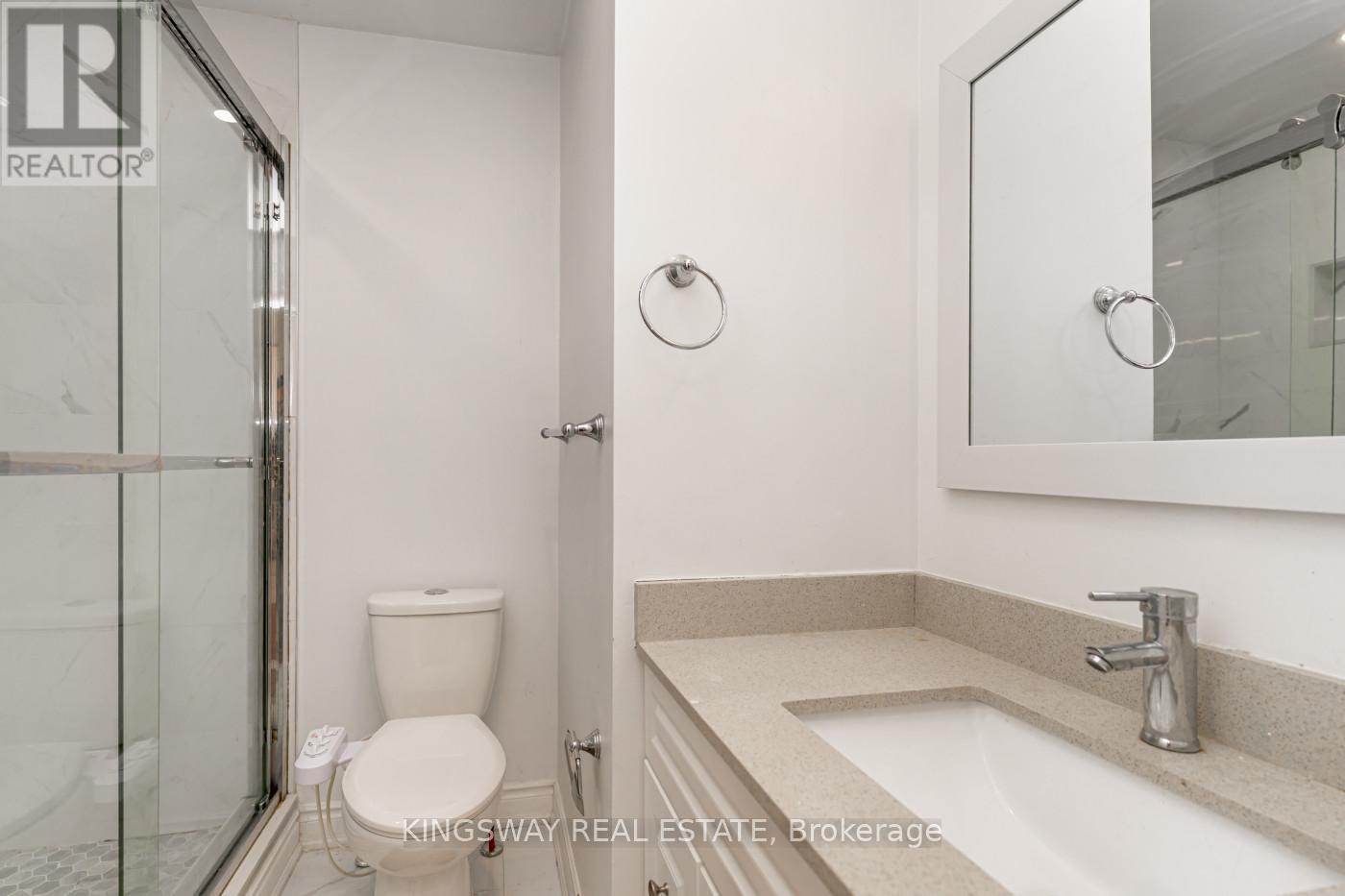 891 Stonebridge Avenue, Mississauga, ON - Indoor Photo Showing Bathroom