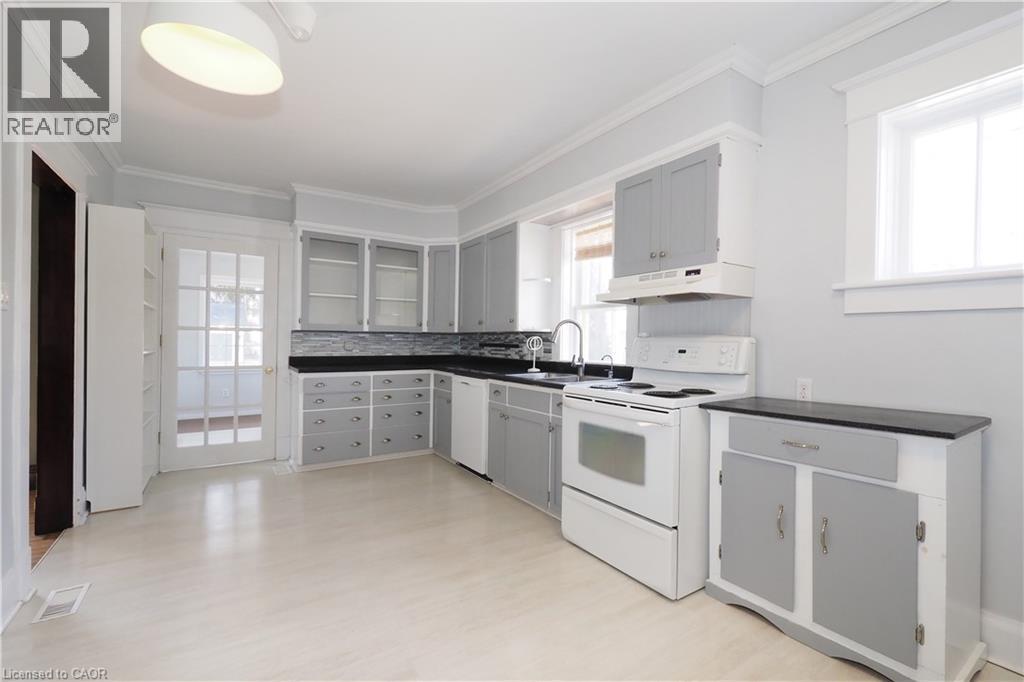 33 Main Street E, Drayton, ON - Indoor Photo Showing Kitchen