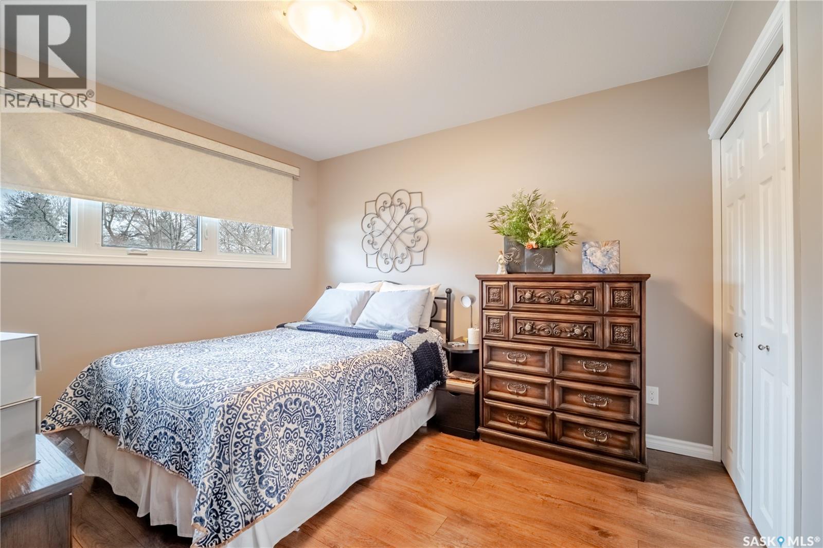 1354 King Crescent, Moose Jaw, SK - Indoor Photo Showing Bedroom
