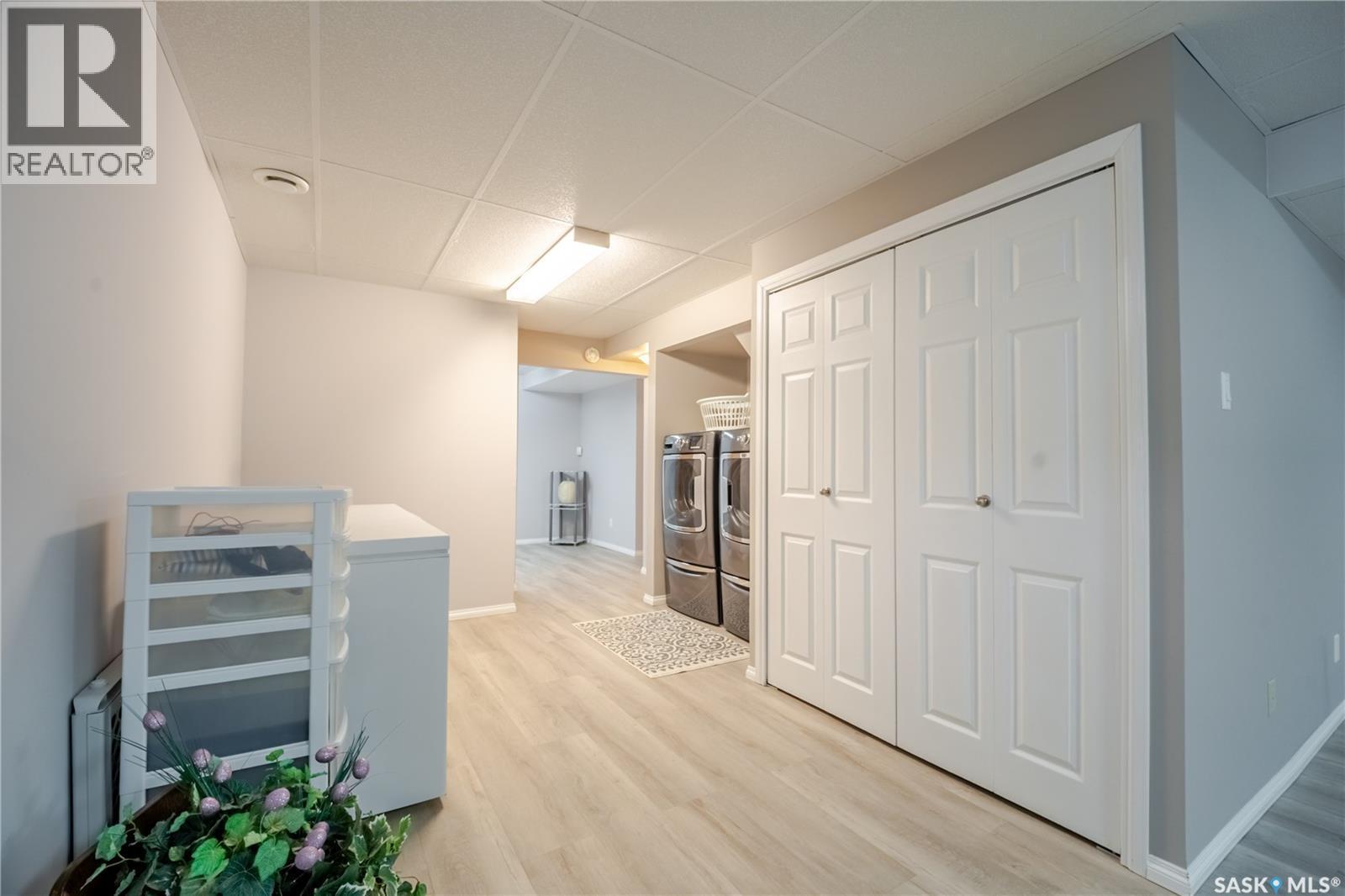 1354 King Crescent, Moose Jaw, SK - Indoor Photo Showing Other Room