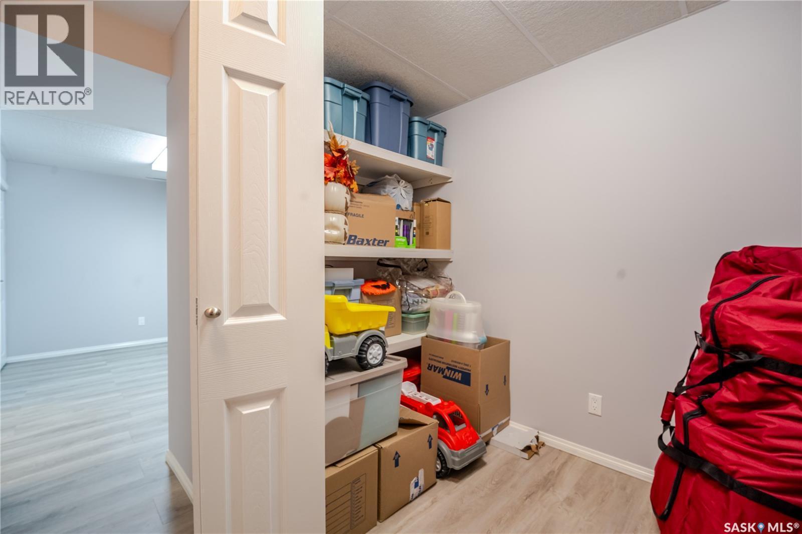 1354 King Crescent, Moose Jaw, SK - Indoor