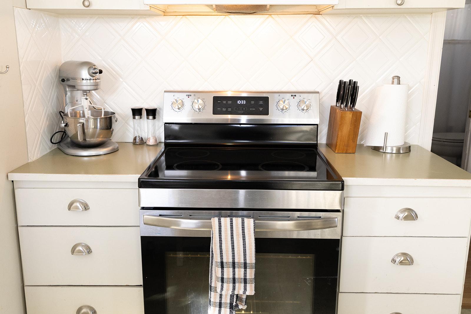 685 Wallinger Avenue, Kimberley, BC - Indoor Photo Showing Kitchen