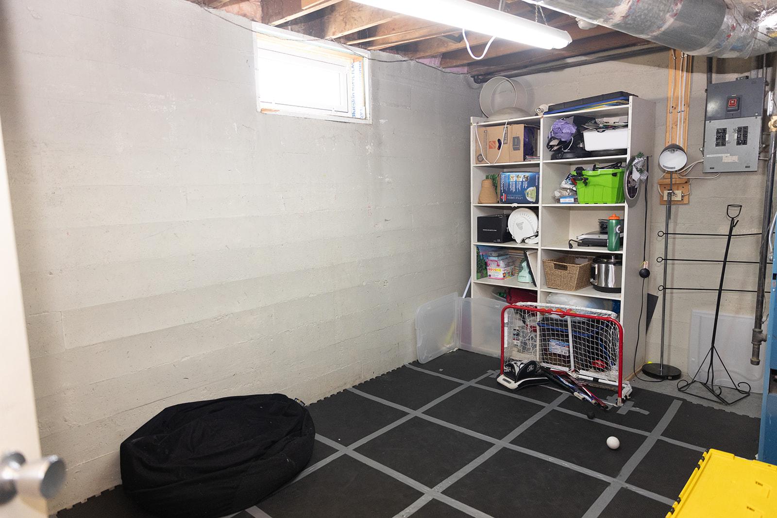 685 Wallinger Avenue, Kimberley, BC - Indoor Photo Showing Basement