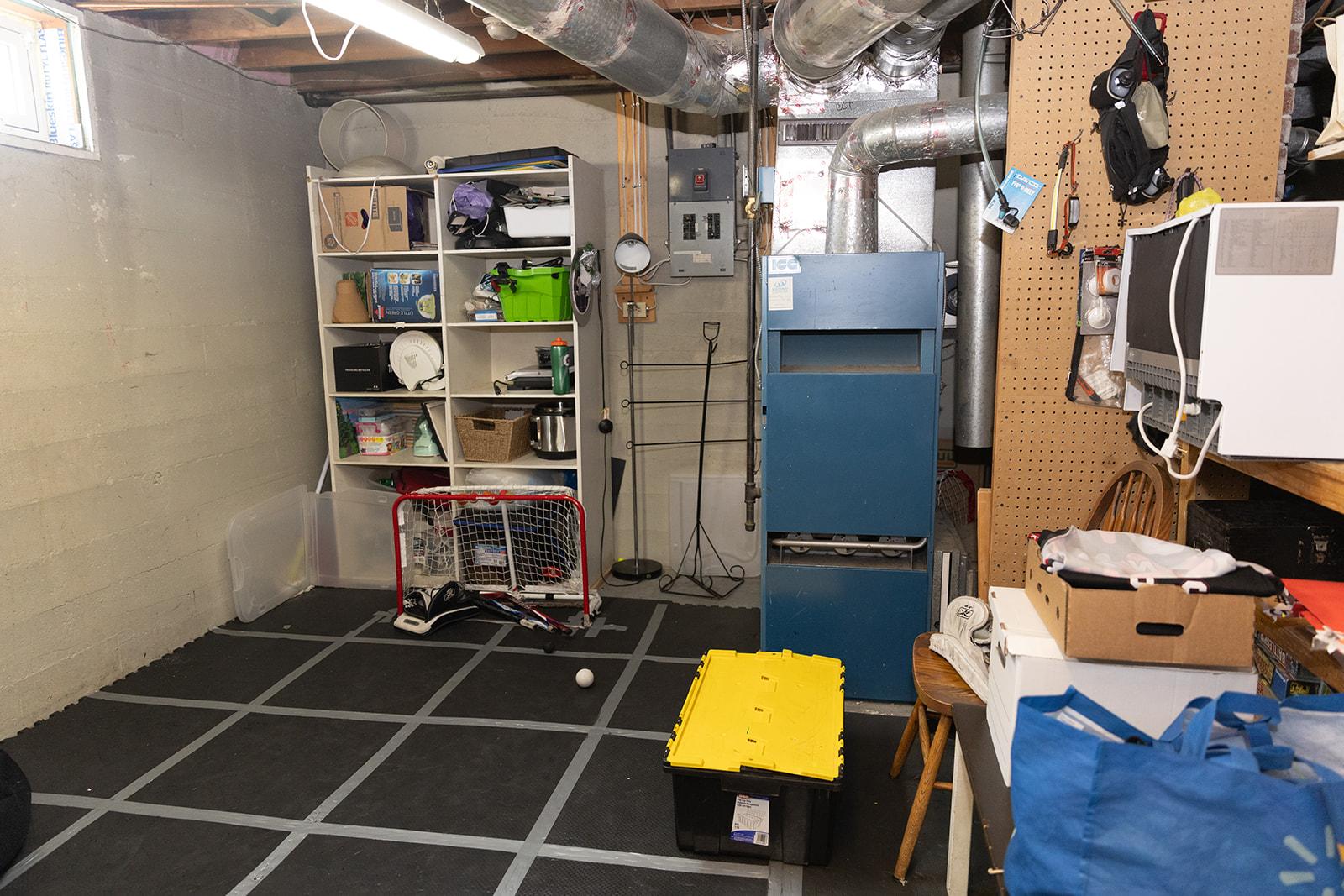 685 Wallinger Avenue, Kimberley, BC - Indoor Photo Showing Basement