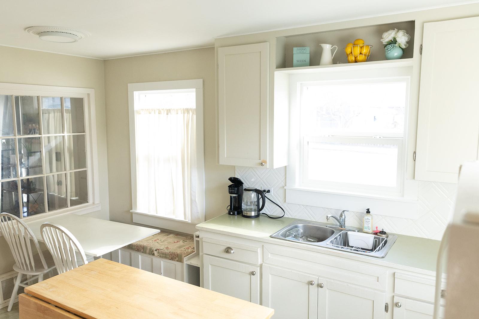 685 Wallinger Avenue, Kimberley, BC - Indoor Photo Showing Kitchen With Double Sink