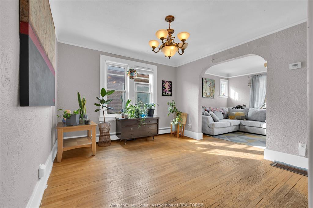 2230 Hall, Windsor, ON