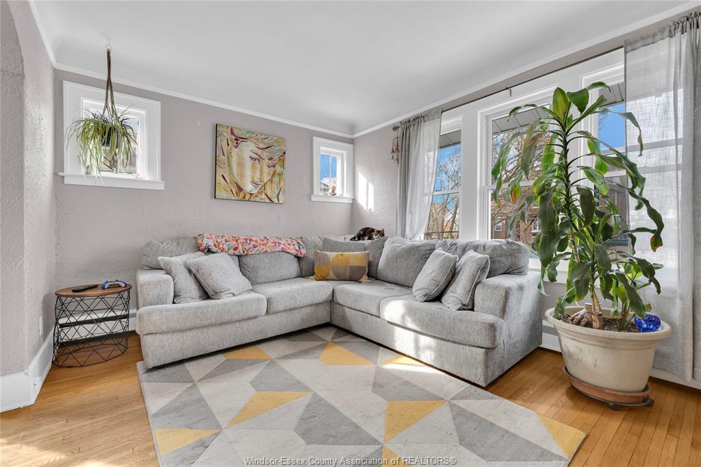 2230 Hall, Windsor, ON