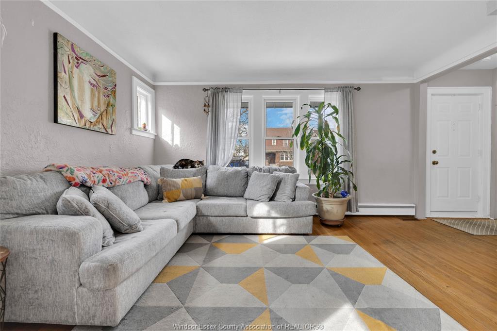 2230 Hall, Windsor, ON