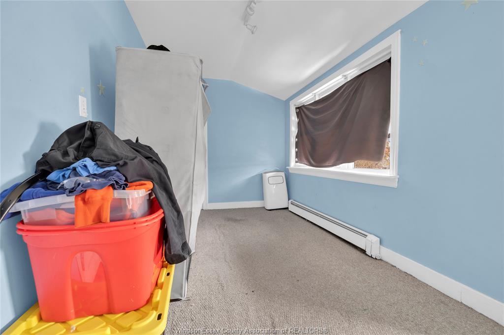 2230 Hall, Windsor, ON