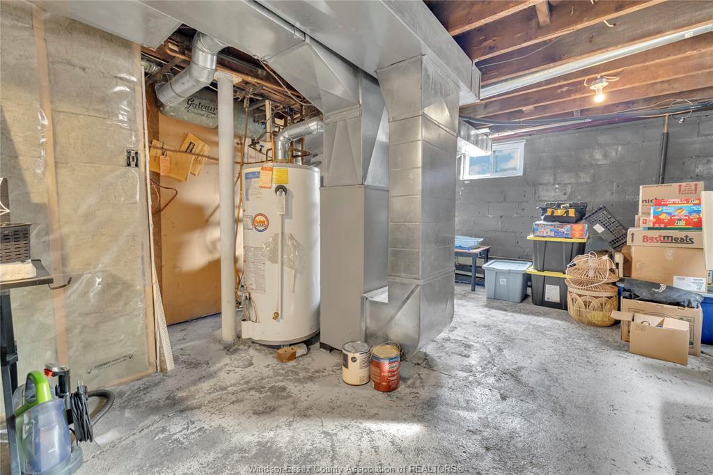 2230 Hall, Windsor, ON