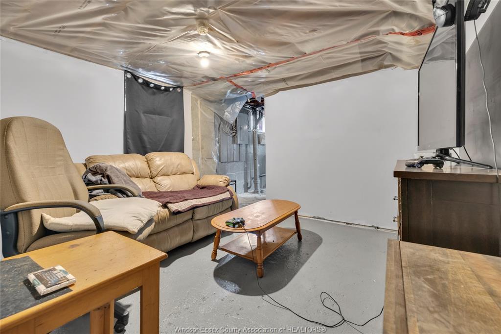 2230 Hall, Windsor, ON