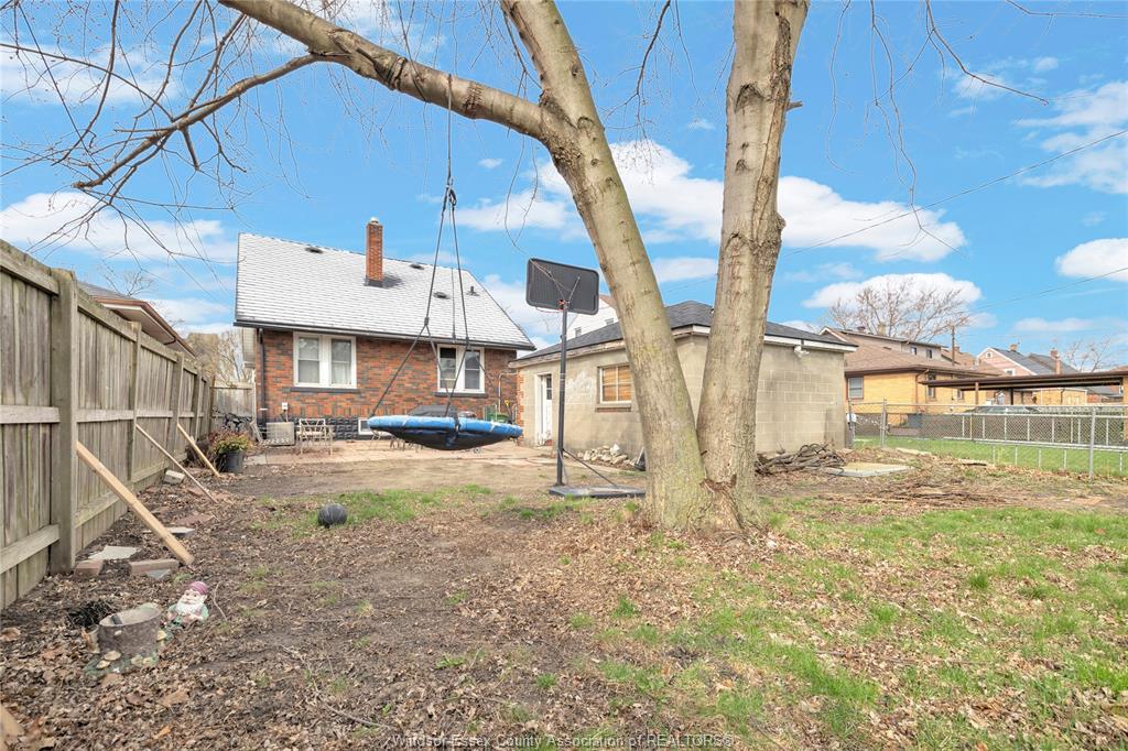 2230 Hall, Windsor, ON