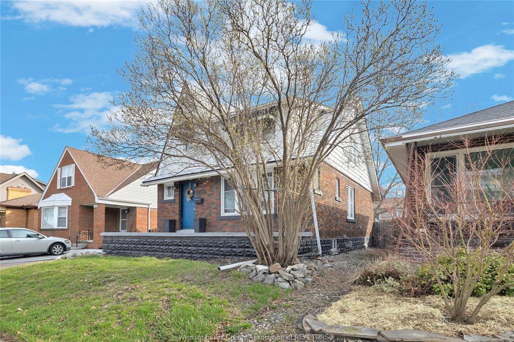 2230 Hall, Windsor, ON