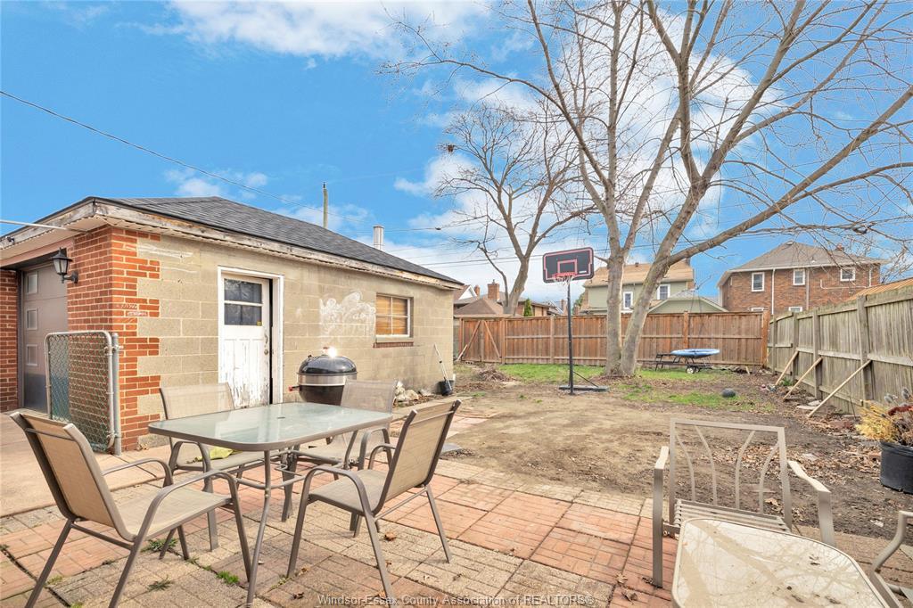 2230 Hall, Windsor, ON