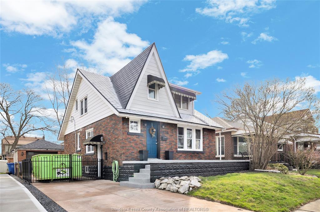 2230 Hall, Windsor, ON